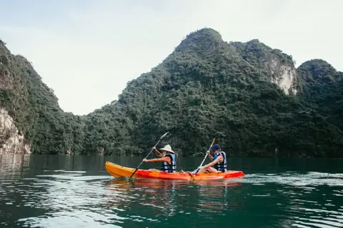 How to Vacation By a Lake: 7 Scenic U.S. Lakes You Must Visit