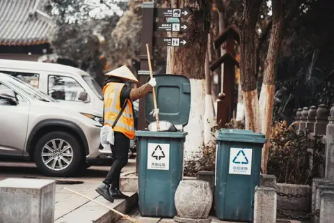 Can You Legally Dumpster Dive Behind Stores in the U.S.?