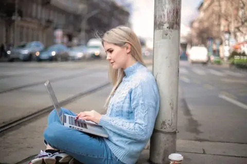 5 Reasons Why You Shouldn’t Ask AI for Legal Advice
