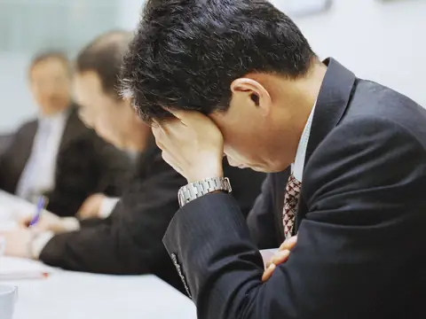 Social Anxiety Disorder: What Are The Signs?